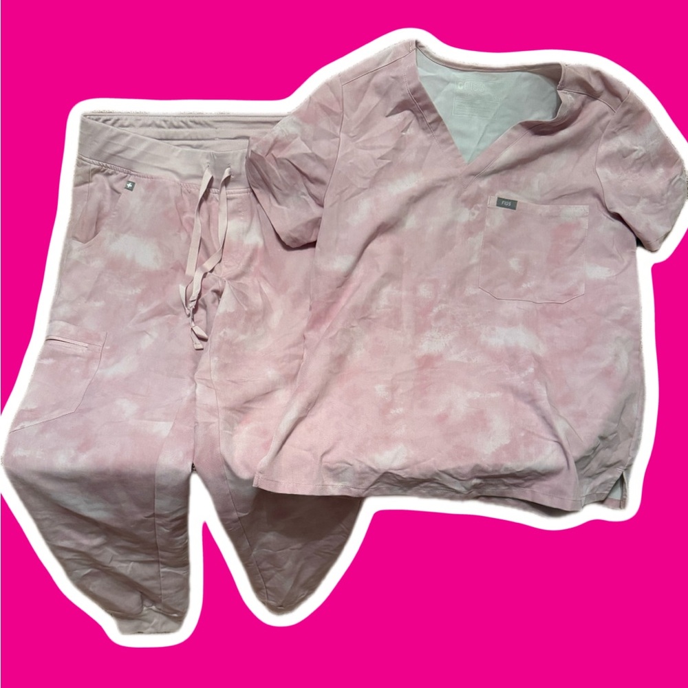 NWOT Marbled Rose scrub set
